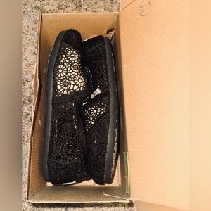 Crochet Black Tom’s